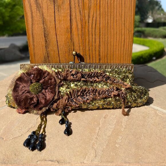 Vintage Wayne M. Kleski Katherine's Collection Gold Sequin Velvet Flower Clutch - Picture 15 of 15